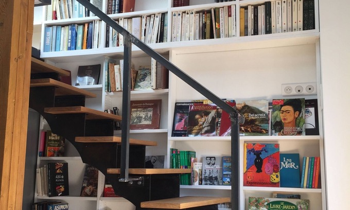 Quinze-Vingts Apartment | Cozy Mini Loft with Veranda and Balcony, Rated 9/10
