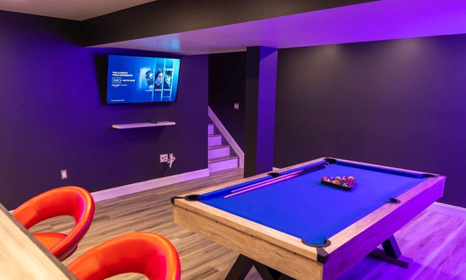 Northeast Columbus House | Mini Mansion 5 levels of entertainment !