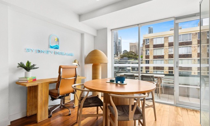 Woolloomooloo Apartment | Inviting Sunny Studio with Balcony by Sydney Dreams