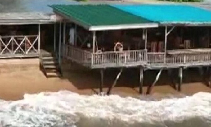 Kribi Bed & Breakfast | Beachfront Mini Resort with Restaurant and Diverse Rooms