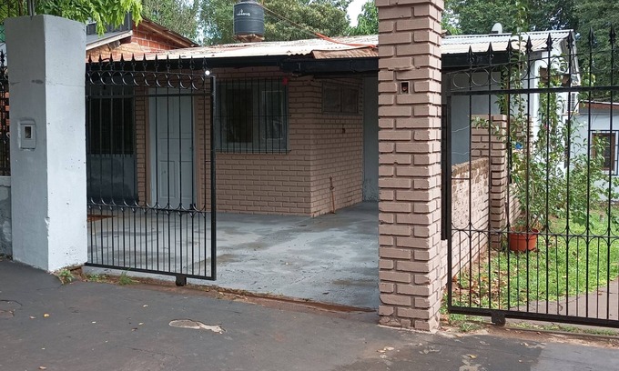 Puerto Iguazu Apartment | Cozy Mini Vacational House with Kitchen and Parking