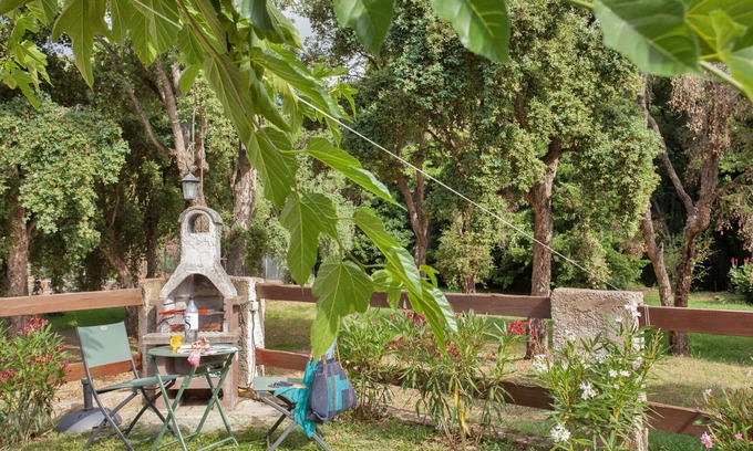 Bravone Villa | Cozy Mini-Villa with Pool, Near the Sea and Garden