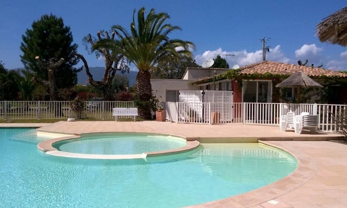 Lecci Apartment | Charming Mini Villa in a Welcoming Oceanfront Residence