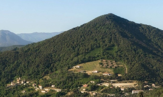 Vico House | Family-Friendly Mini-Villas with Oceanfront Pool Access