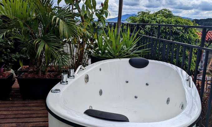 Pouso Alegre House | Relaxing Minicasa Container da MATA with Spa & Hot Tub