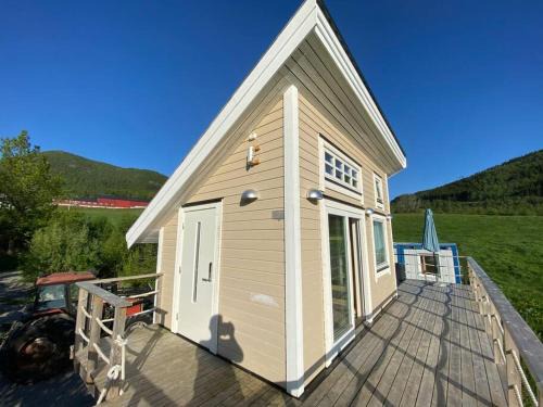 Sykkylven Apartment | Charming Minihus with Dream Views of Sunnmørsalpene