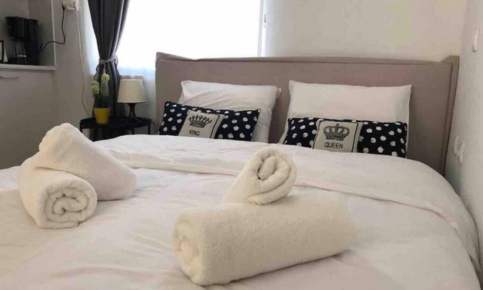 Ioannina Apartment | Budget-Friendly Minimal Studio with Breakfast & Accessibility