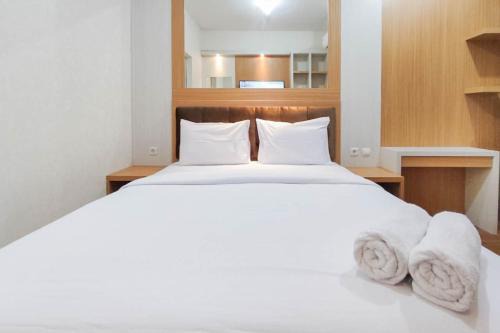 Semarang Apartment | Cozy Studio Retreat at Amartha View Apartment by Travelio