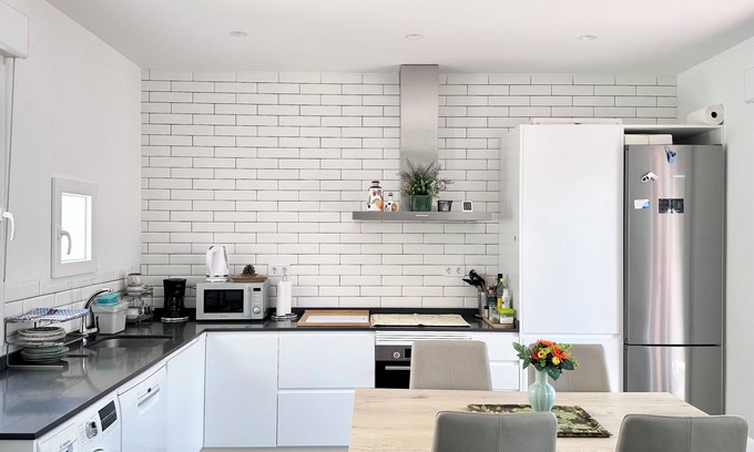 Castello de la Plana Apartment | Serene Retreat: Ideal for Couples and Small Families