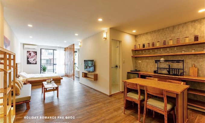 Duong To Apartment | Modern Oceanfront Apartment with Pool & Spa Amenities