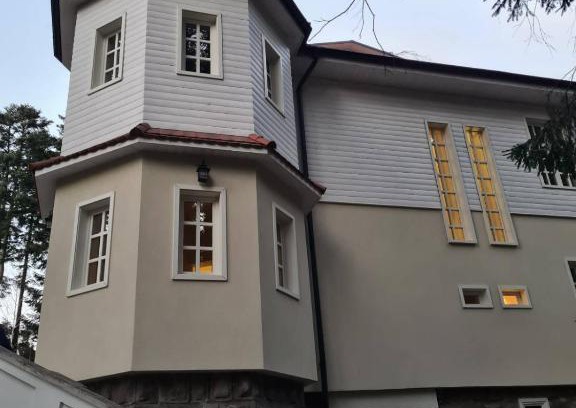 Baile Tusnad Apartment | Pet-Friendly Retreat at Miniszteri Villa - Rated 8.6/10