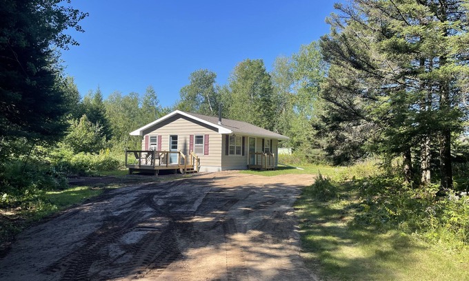 Finland Cabin | Experience the Minnesota North Shore with Pet-Friendly Comfort