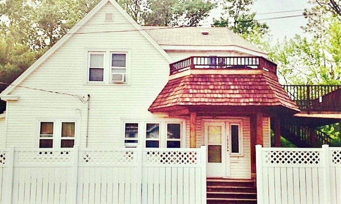 Park Point Cottage | Experience Minnesota Point Beach House on Beautiful Lake Superior