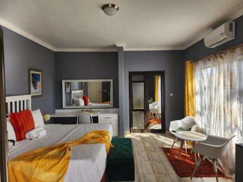 Palapye House | Relaxing Stay at Minnestay Guest House with Pool & Breakfast