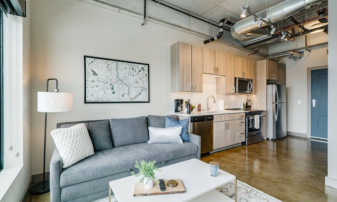 Warehouse District Apartment | Explore Minnestay Sable 82 Alcove in the Heart of North Loop