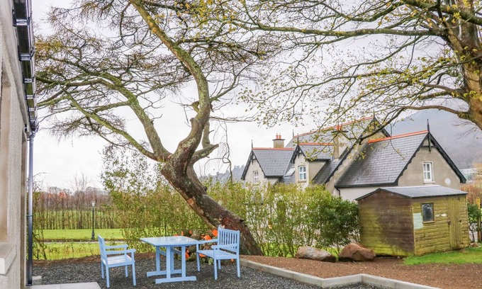 Newry Cottage | Cozy and Family-Friendly Minnie's Cottage in Killeavy