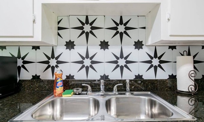 Mobile House | Experience Modern Comfort Minutes from Downtown - Shady Magnolia