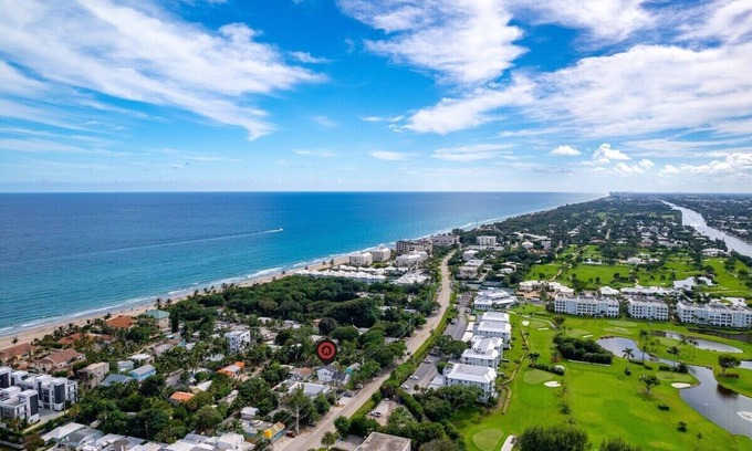 Briny Breezes Apartment | Steps from the Beach! Recently Remodeled with Putting Green