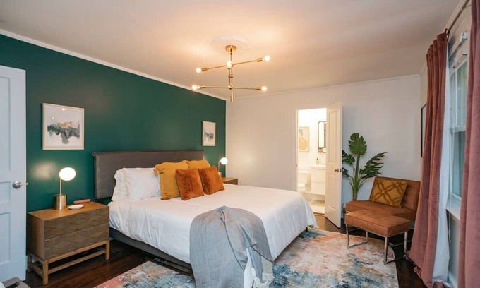 Franklin House | Ideal Stay: Minutes to Downtown Franklin with Bar Access