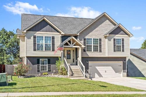 Clarksville House | Mins to Downtown & Ft Campbell - Lux at Lancelot