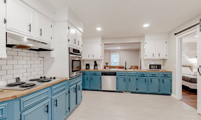 Irmo House | Conveniently Located Near Lake Murray - The Settle-Inn