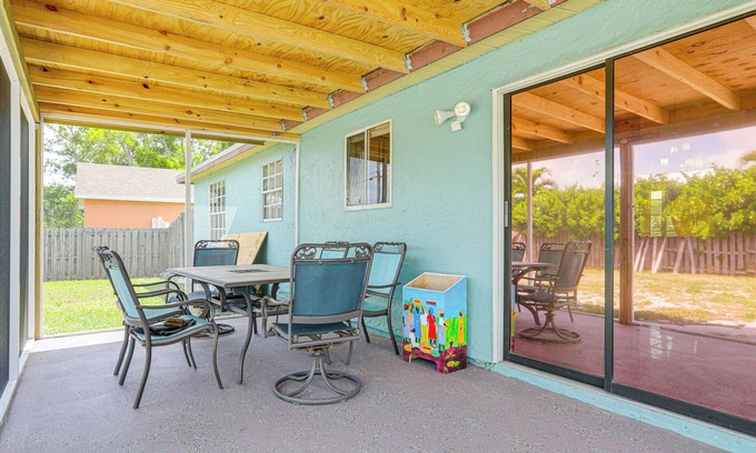 Fort Pierce House | Pet-Friendly Retreat in Fort Pierce: Steps to Downtown Fun!