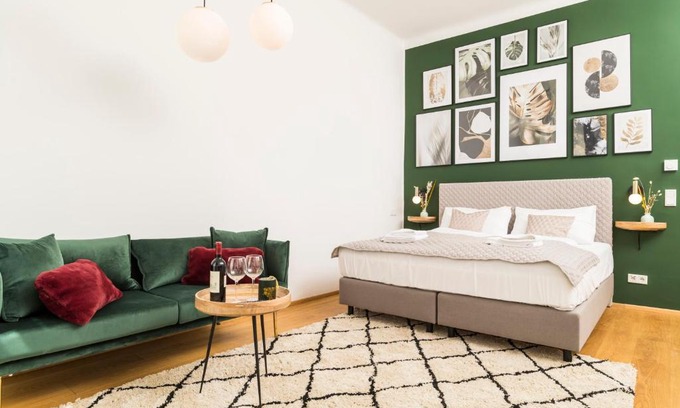 Mariahilf Apartment | Premium Stay at Mint@Naschmarkt Apartments - 4 Star Rating