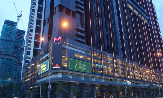 Kuala Lumpur Apartment | Guest Rated: Mint Studio House with Pool in M-City