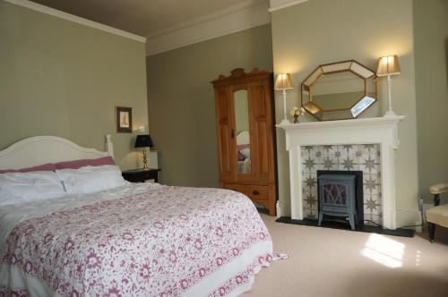 Colyton House | Explore Minton House: Guest Rated 9.4/10 for Comfort