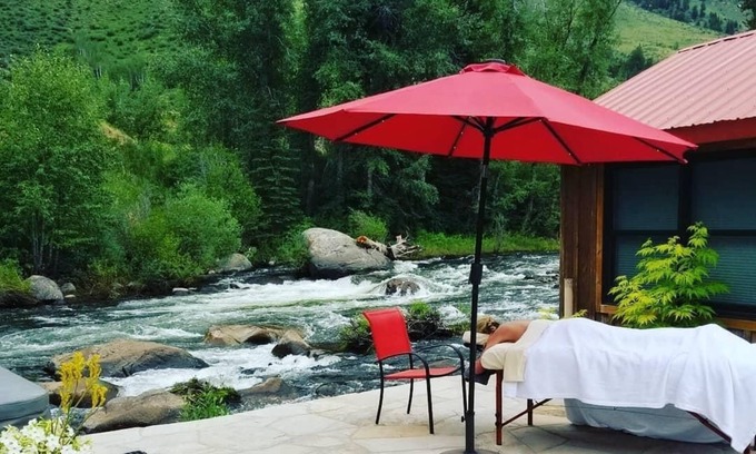 Minturn House | Unwind at Minturn River Cabin with Private Hot Tub