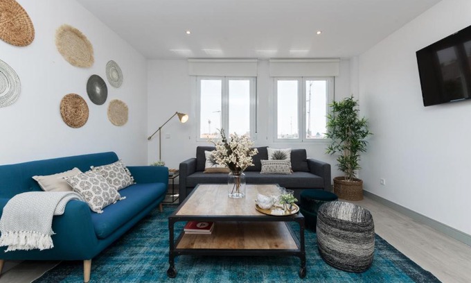Trafalgar Apartment | Family-Friendly MintyStay - Gonzalo de Córdoba, 4-Star Comfort