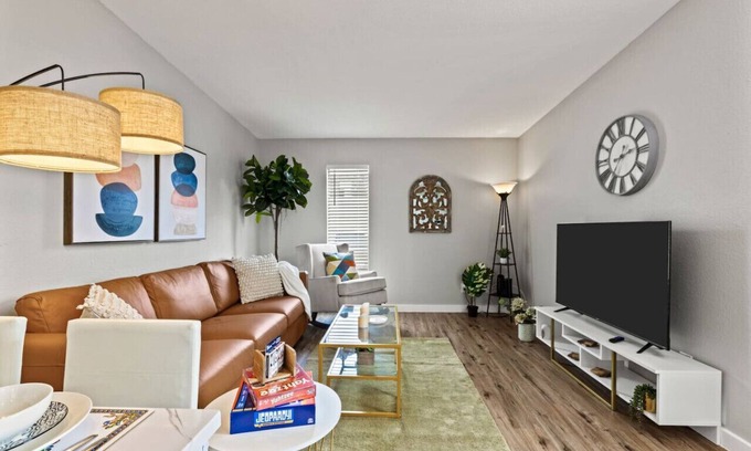 Central Arlington Apartment | Conveniently Located 2BD Unit Near All the Excitement!