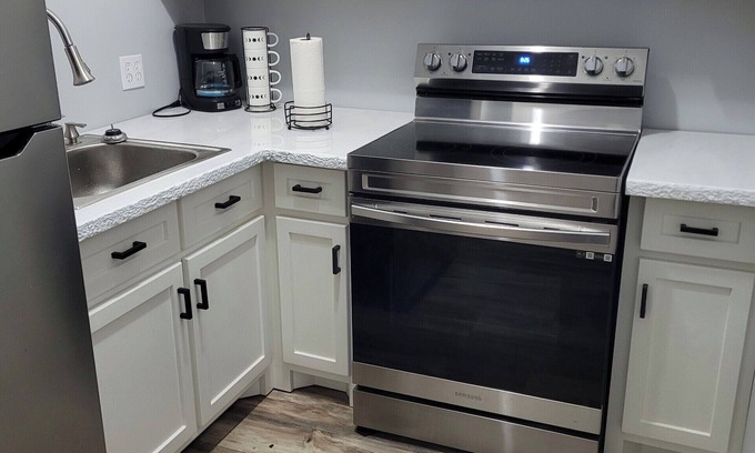 Iuka Apartment | Conveniently Located Near Eastport with Boat Parking