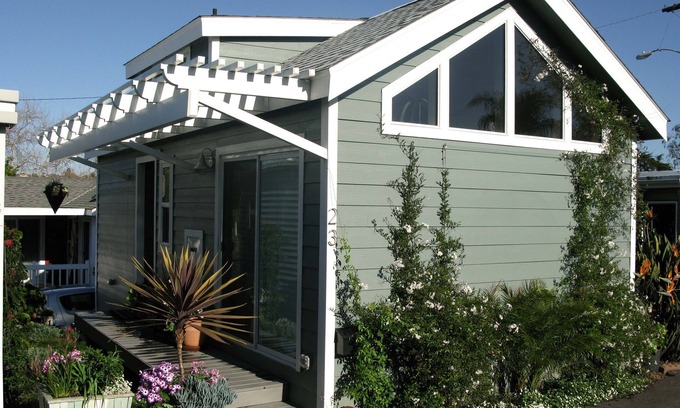 Leucadia House | Ideal Beachside Retreat with Pool and Spa for Families