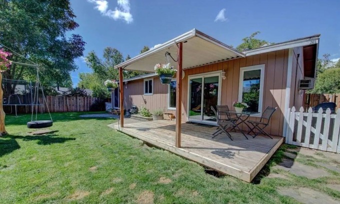 Redmond House | Convenient Getaway Near Airport with Late Check-Out