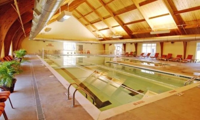 Lackey Condo | Convenient Getaway Near Bush Gardens & Colonial Williamsburg