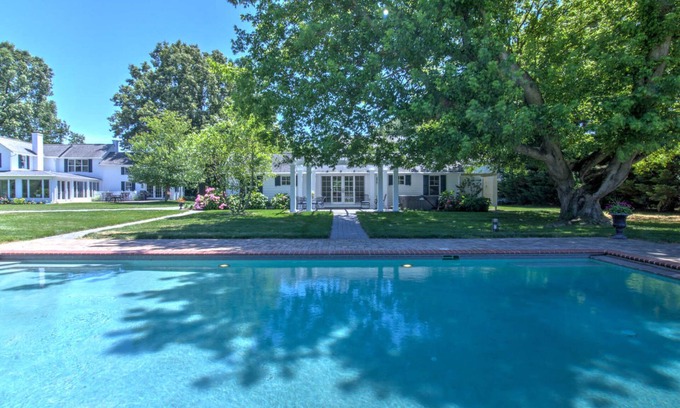 St. Michaels House | Ideal Retreat near Downtown St. Michael's with Game Room
