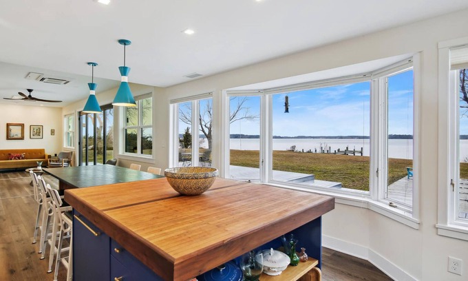 Bozman House | Discover St. Michaels: Pool, Kayaks & Prime Location