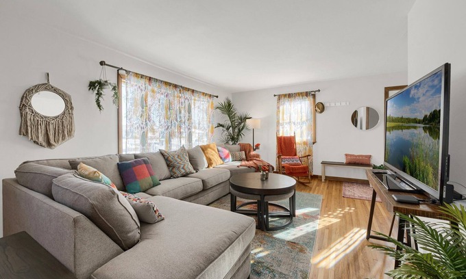 Richfield House | Ideal Location Near Mall of America with Family Amenities