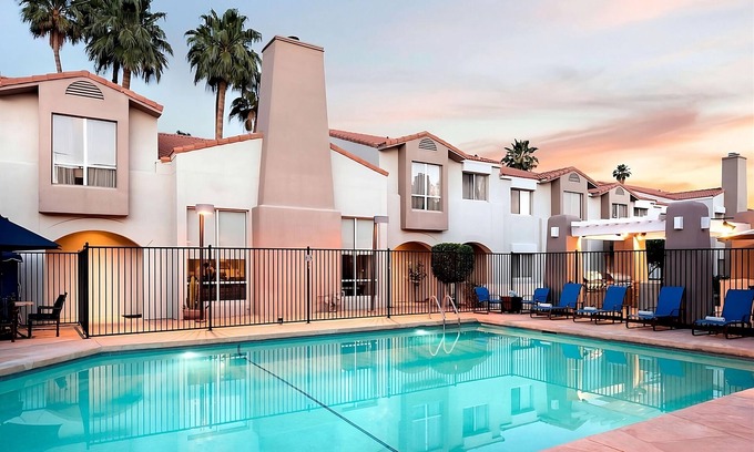 South Scottsdale Apartment | Pet-Friendly Retreat near Phoenix Art Museum with Breakfast