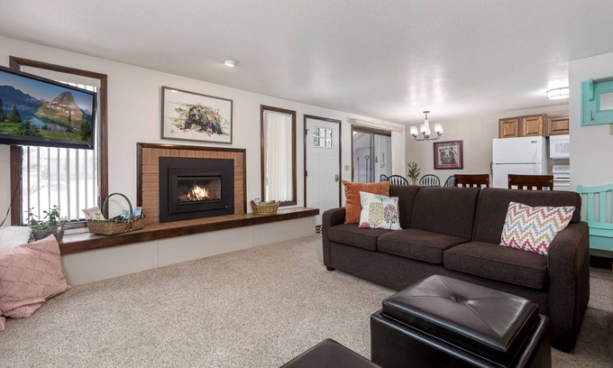Whitefish Condo | Relaxing Retreat: Heated Pool Near Whitefish & Glacier
