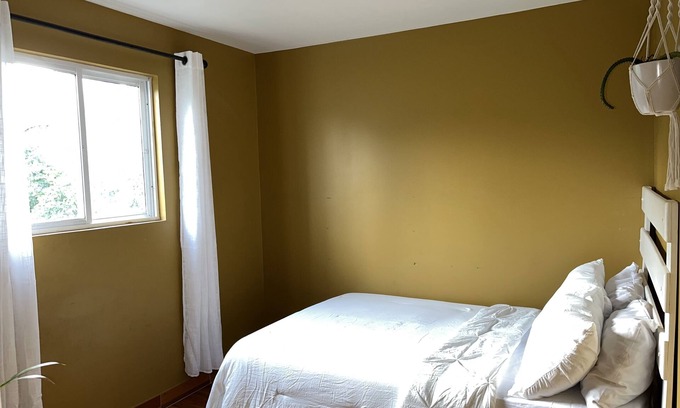 Middle Quarters House | Convenient Hotel Near Ys Falls with Onsite Bar and Dining