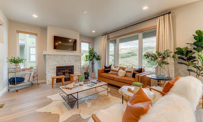 Deer Mountain House | Discover Comfort Just Minutes from Park City with Spa Access