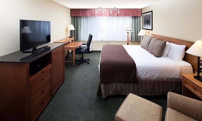 Kalispell Hotel | Convenient Hotel Near Mission Trail Park with Pool Access