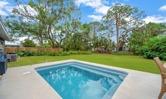 South Sarasota House | Steps from Siesta Beach: Gorgeous Home with Pool & Spa