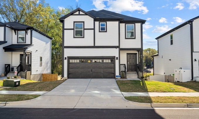 East Raleigh House | Convenient Stay Near WakeMed with Pool & Breakfast