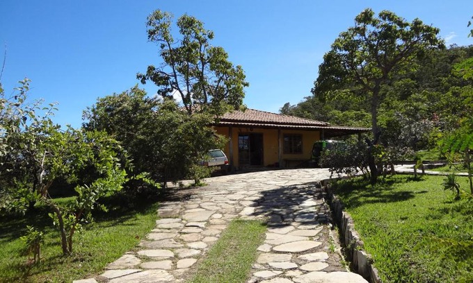 Sao Goncalo do Rio das Pedras Hotel | Mirante do Vale: Enjoy a Pool, Hot Tub & Breakfast