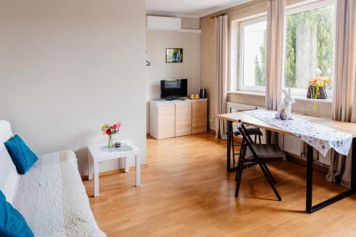 Lapalice House | Scenic Lakeview Rooms at Mira with Private Beach Access