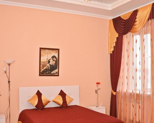 Rostov-on-Don Hotel | Budget-Friendly Mira: Guest Rated 9/10 with Breakfast & Kitchen