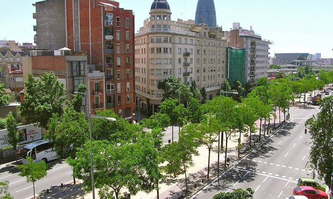 El Clot Apartment | Modern Mirabarna Atico 1: Ideal Near Sagrada Familia